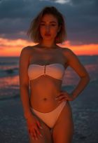 Лена , 8 988 272-47-05 Лена , 23 лет